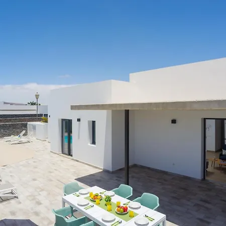Ereza Artenara Вилла *